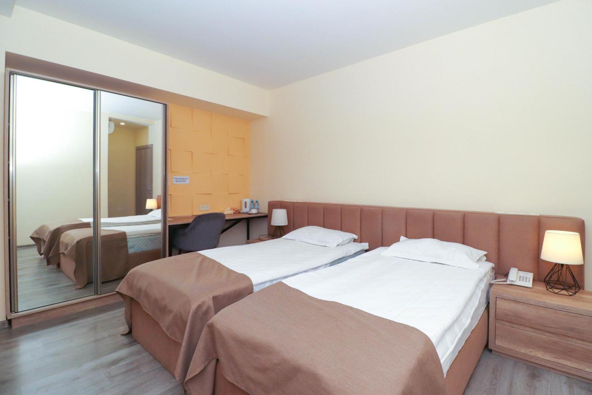 Mandarin Hotel Yerevan Ngoại thất bức ảnh