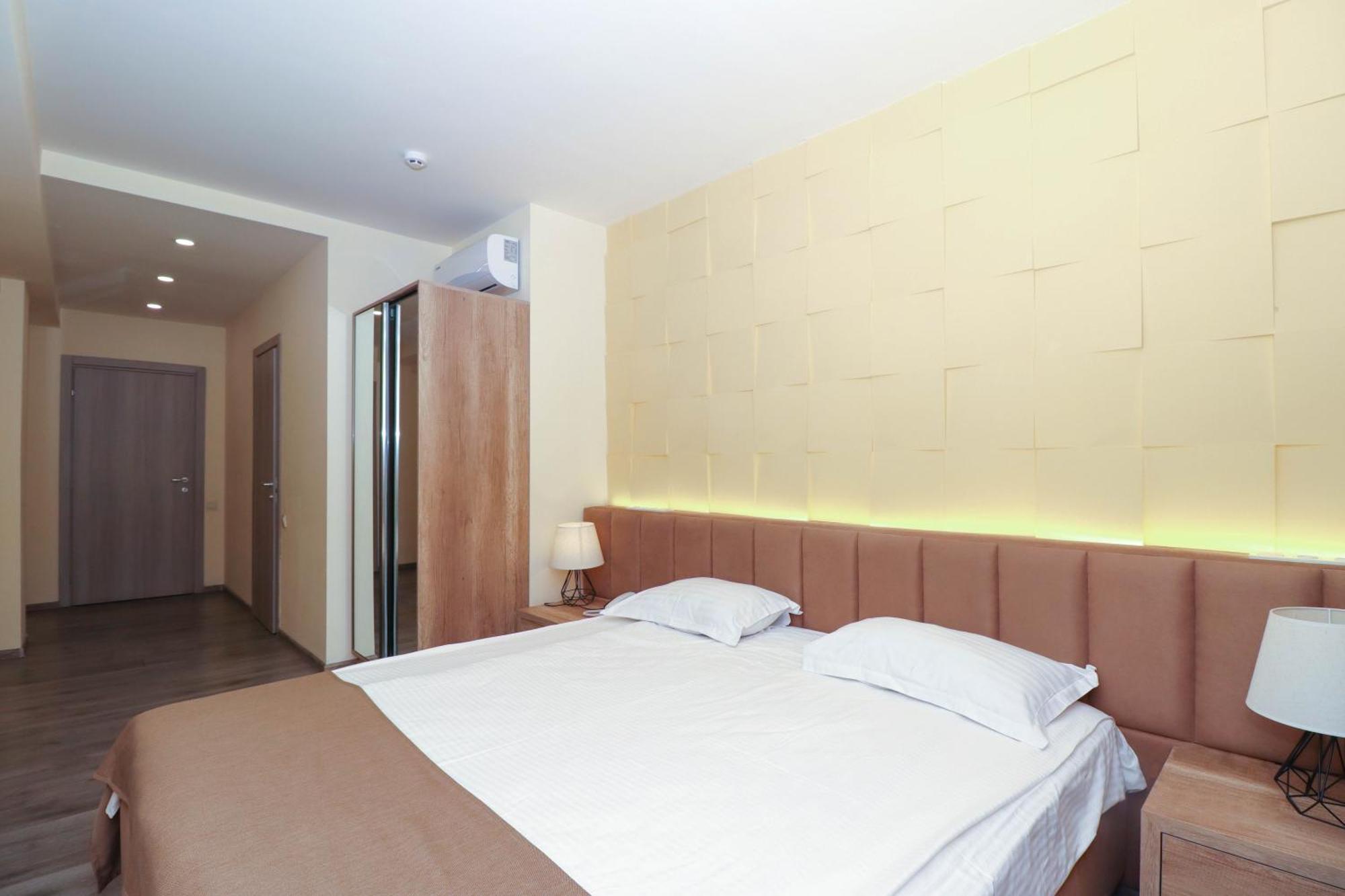 Mandarin Hotel Yerevan Ngoại thất bức ảnh